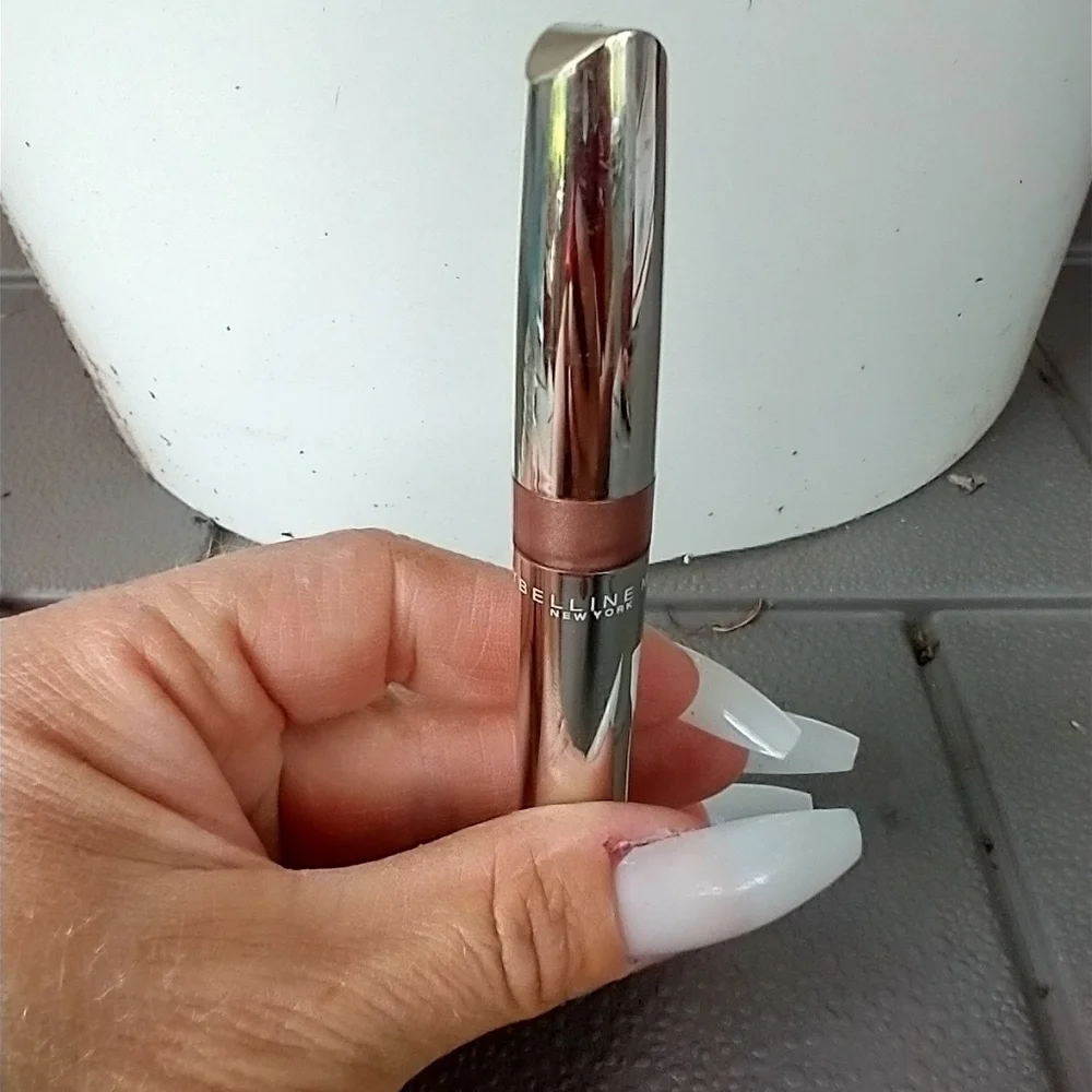Women's Maybelline shine seduction glossy lipcolor